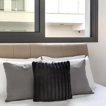 Apartment Phaedrus Living Opalia Residences Beryl *