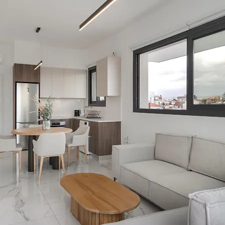 Phaedrus Living Opalia Residences Beryl Apartament