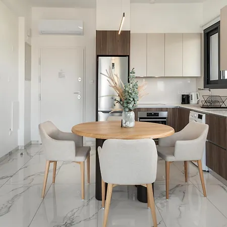 Phaedrus Living Opalia Residences Beryl Apartament